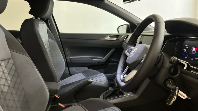 Volkswagen Polo 1.0 TSI 115 Black Edition 5dr DSG Petrol Hatchback - Image 15